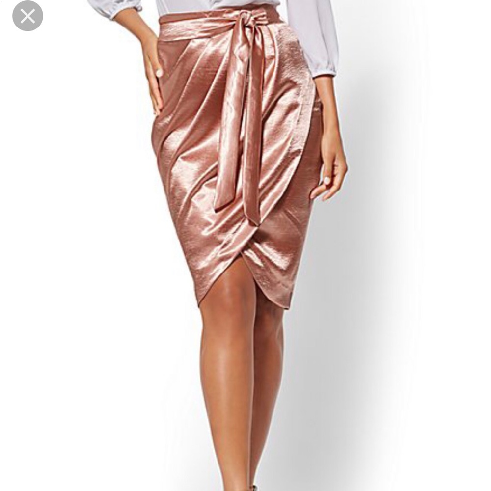 Shiny pink skirt